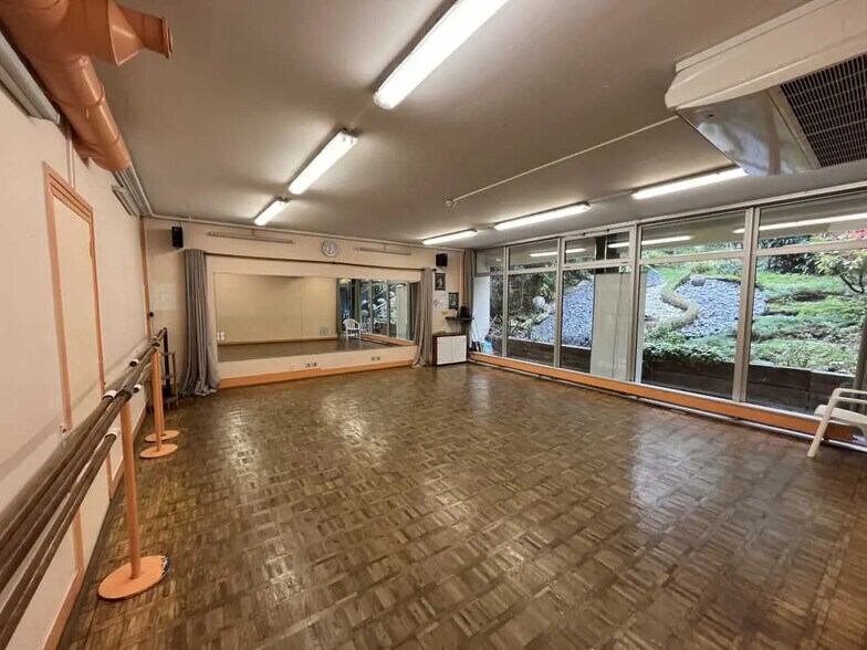 Retail in Paris for sale - Interior Photo - Image 3 of 8