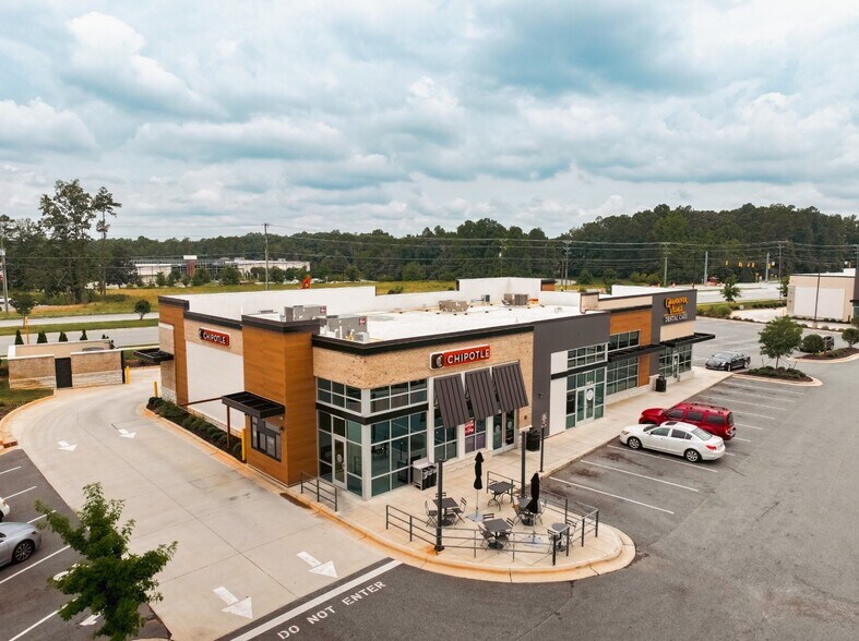 6029 West Gate City Blvd, Greensboro, NC à louer - Photo du bâtiment - Image 2 de 18