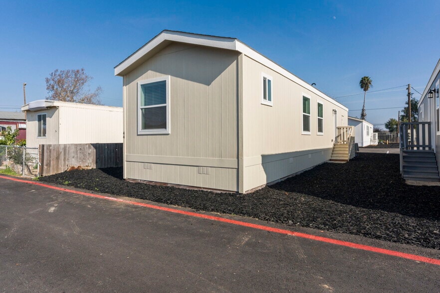 2030 E Grayson Rd, Ceres, CA for sale - Building Photo - Image 2 of 11