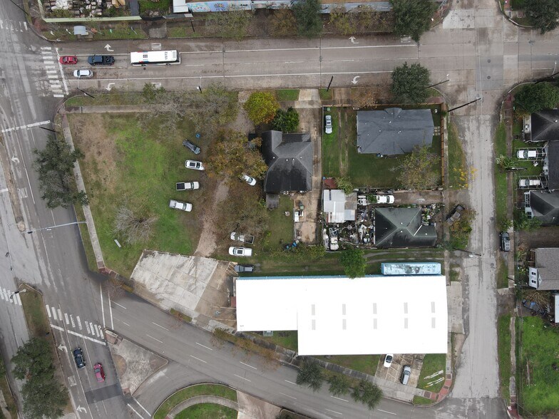320 N Sampson St, Houston, TX for lease - Aerial - Image 2 of 2