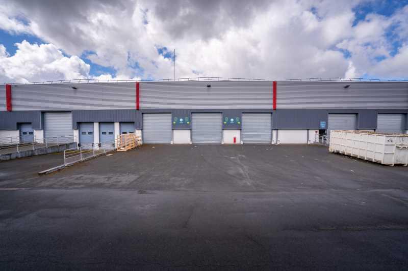 8-10 Avenue D'Oceanie, Les Ulis à louer - Photo du bâtiment - Image 3 de 9