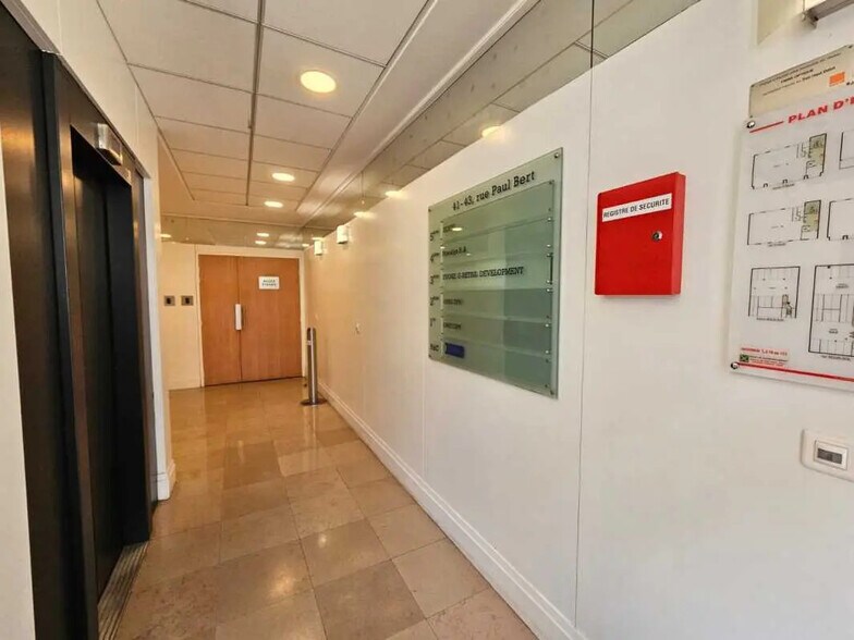 Bureau dans Boulogne-Billancourt à louer - Hall d’entrée - Image 2 de 27