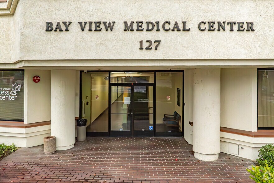 127 Hospital Dr, Vallejo, CA à louer - Photo du bâtiment - Image 2 de 14