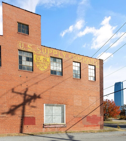 706 SW 3rd St, Oklahoma City, OK à vendre - Photo du bâtiment - Image 1 de 21