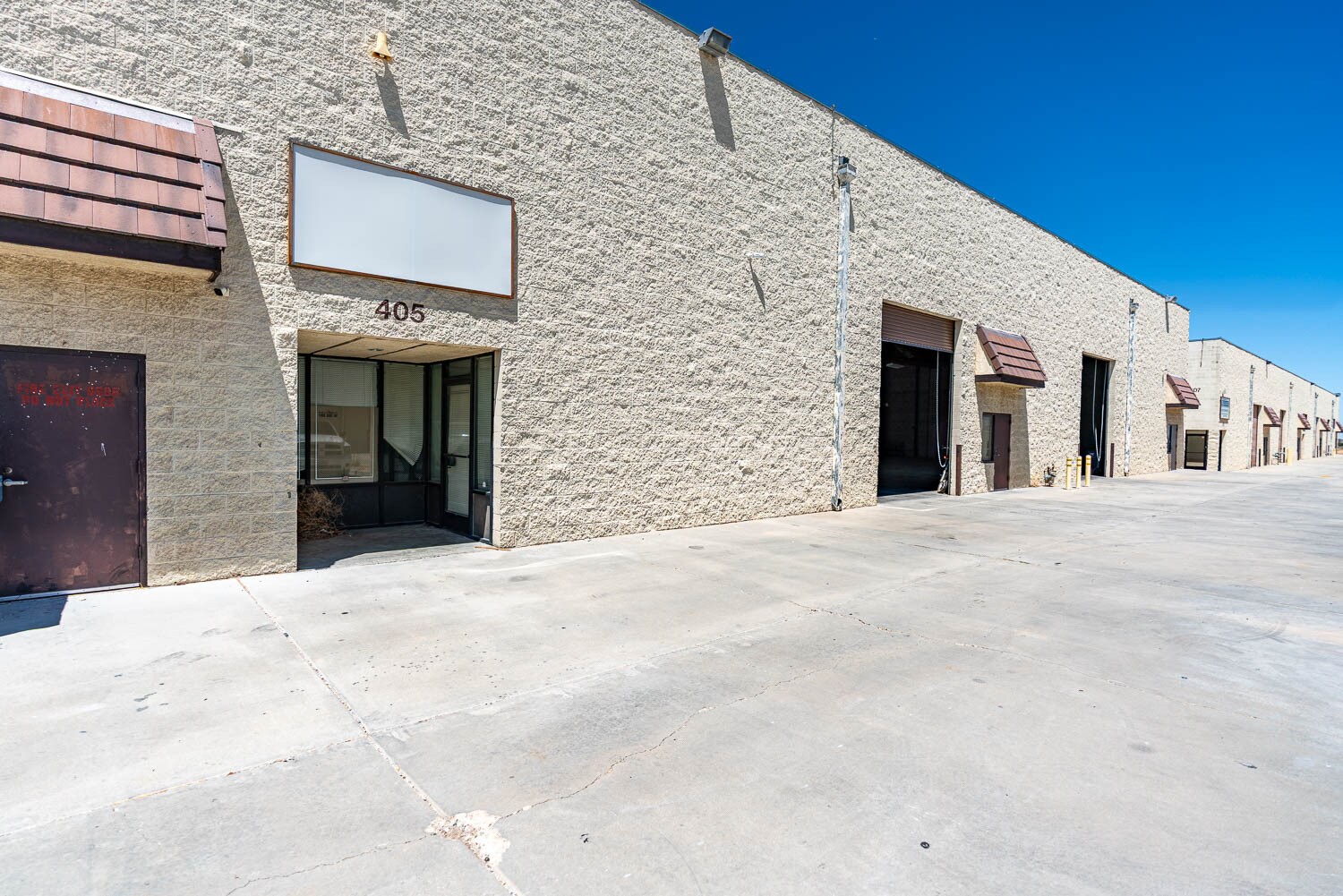 39360 3rd St E, Palmdale, CA à vendre Photo du bâtiment- Image 1 de 24