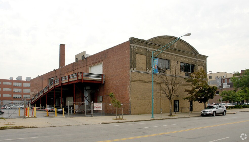 The Catholic Center portefeuille de 4 propriétés à vendre sur LoopNet.ca - Photo principale - Image 2 de 4