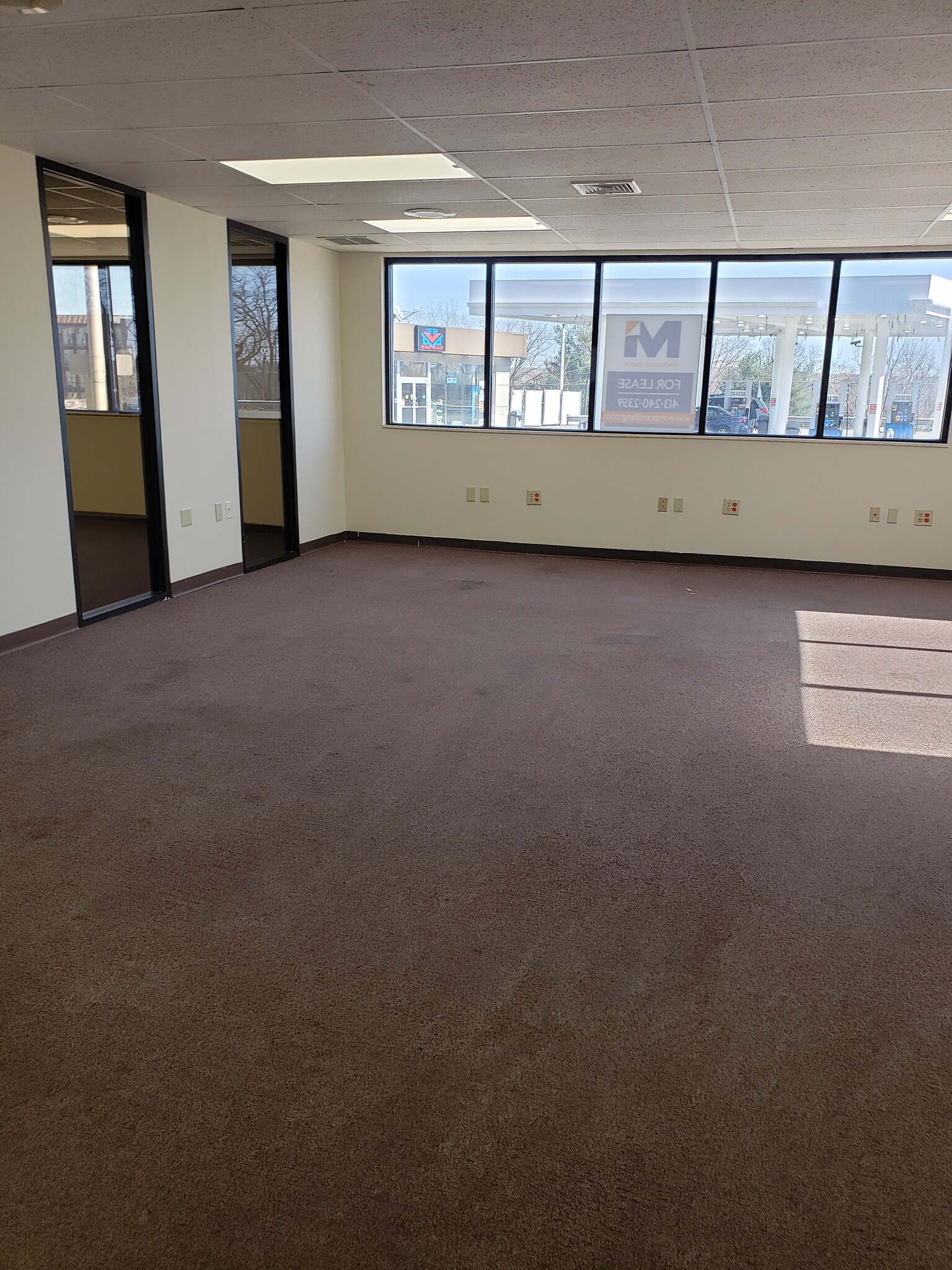 850 High St, Holyoke, MA for lease Interior Photo- Image 1 of 2