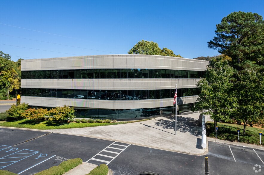 600 Luckie Dr, Birmingham, AL for lease - Building Photo - Image 2 of 7