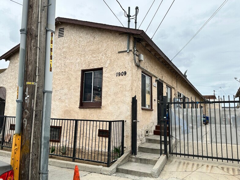 1909 Johnston St, Los Angeles, CA à vendre - Photo du bâtiment - Image 2 de 7