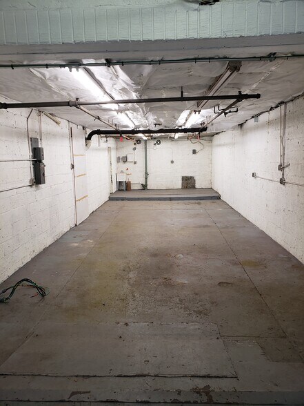 5 E 12th St, Paterson, NJ à louer - Photo intérieure - Image 2 de 6