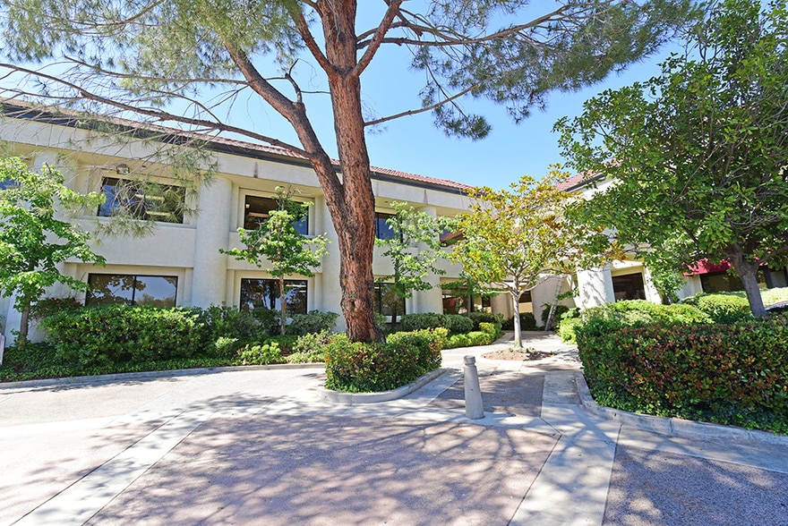 29645 Rancho California Rd, Temecula, CA à louer - Photo du bâtiment - Image 3 de 7