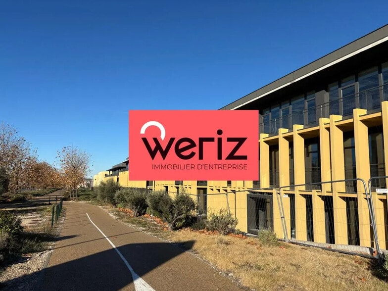 Office in Aix-en-Provence for lease - Building Photo - Image 1 of 11