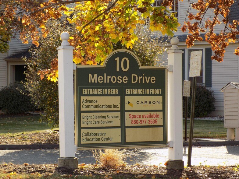 10 Melrose Dr, Farmington, CT à louer - Photo du bâtiment - Image 2 de 14