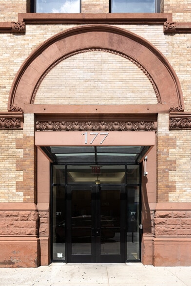 177 Livingston St, Brooklyn, NY for lease - Building Photo - Image 3 of 5