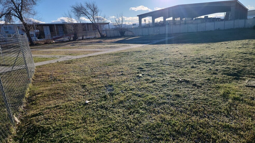 43805 Division St, Lancaster, CA à louer - Photo du bâtiment - Image 3 de 5