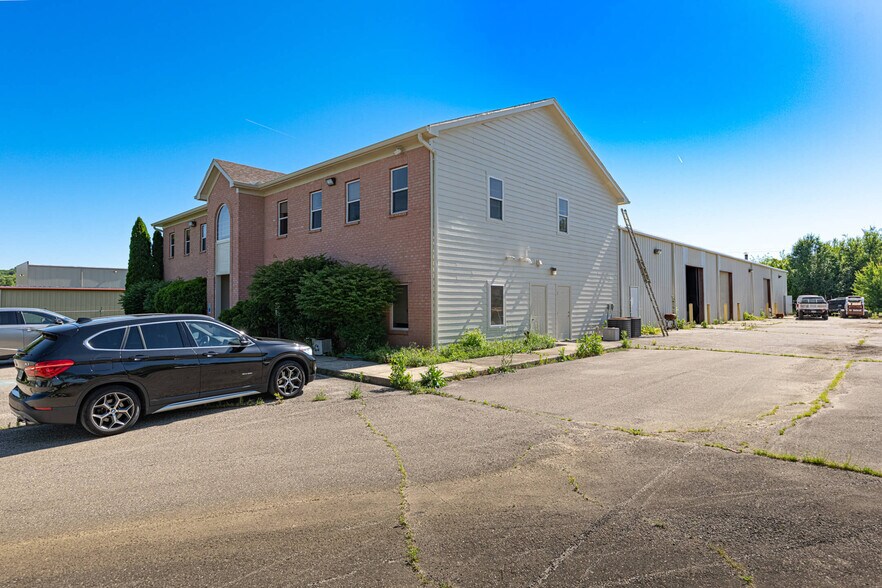 7340 Bridgewater Rd, Dayton, OH à louer - Photo du bâtiment - Image 2 de 30
