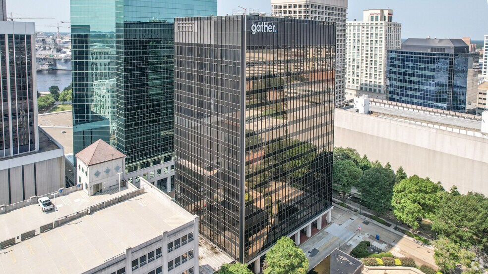500 E Main St, Norfolk, VA à louer - Photo du bâtiment - Image 1 de 3