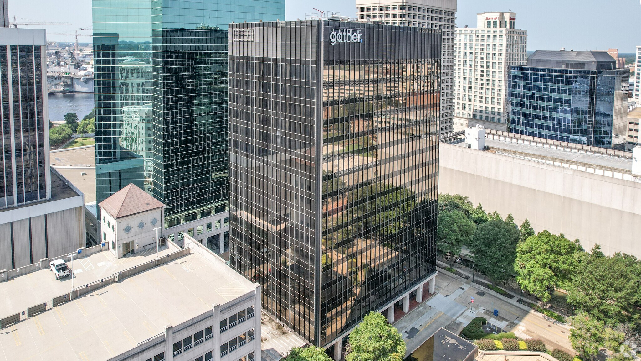 500 E Main St, Norfolk, VA à louer Photo du bâtiment- Image 1 de 6