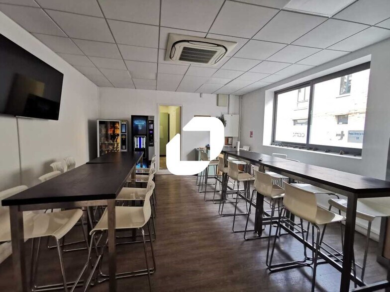 47-49 Rue De La Vanne, Montrouge à louer - Photo du bâtiment - Image 3 de 57