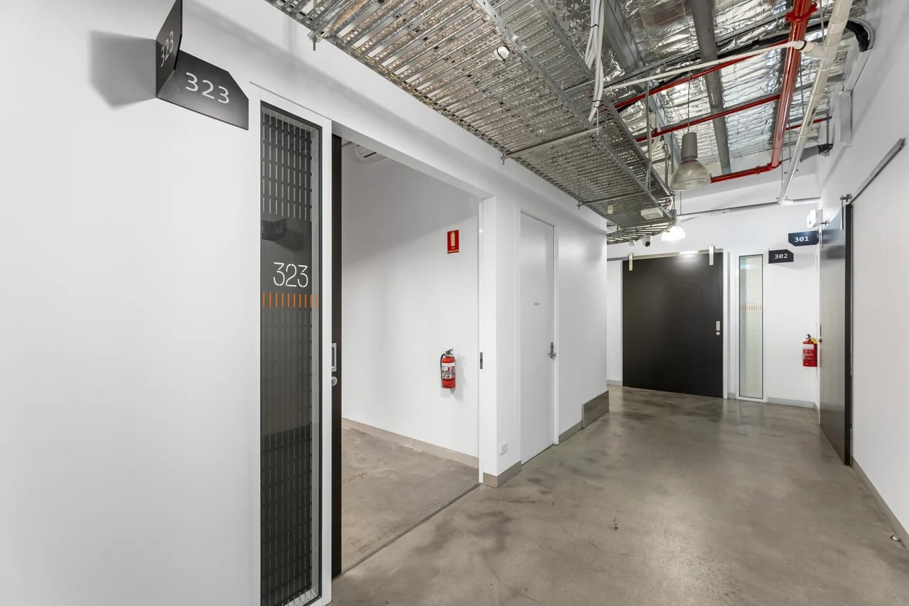 87 Gladstone St, SOUTH MELBOURNE for lease Interior Photo- Image 1 of 5