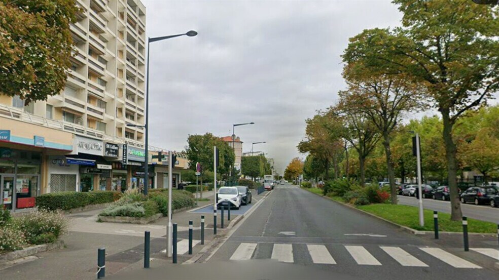 Commerce de détail dans Maisons-Alfort à louer - Photo du bâtiment - Image 3 de 4