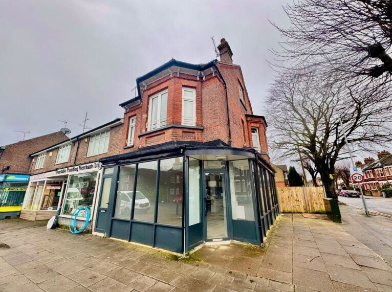 139 High Street North, Dunstable for sale Building Photo- Image 1 of 7