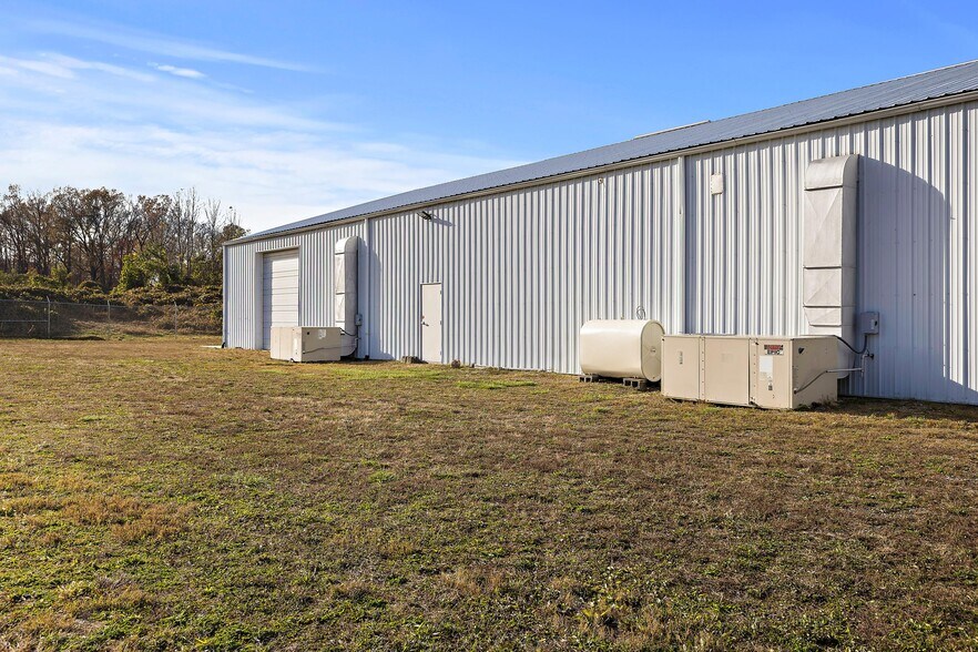 1251 Montvue Rd, Kingsport, TN à vendre - Photo du bâtiment - Image 3 de 15