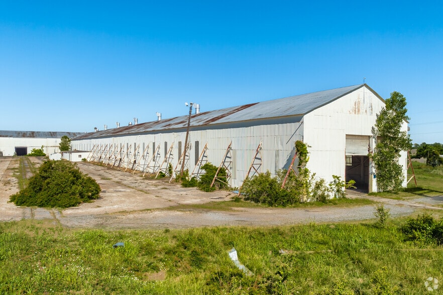 1001 Rainer Rd, West Memphis, AR for lease - Building Photo - Image 1 of 18