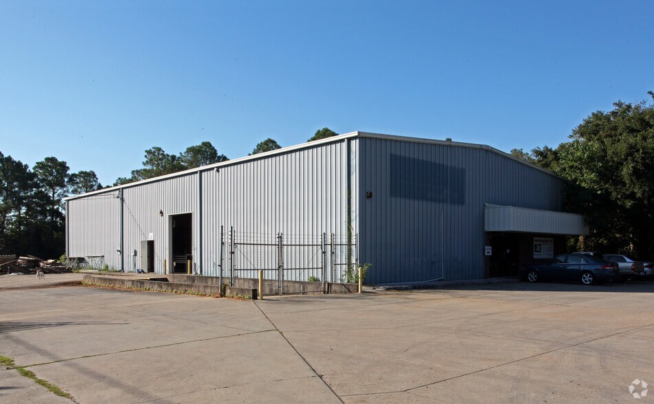 6124 Short Cut Rd, Moss Point, MS à louer - Photo du bâtiment - Image 3 de 5
