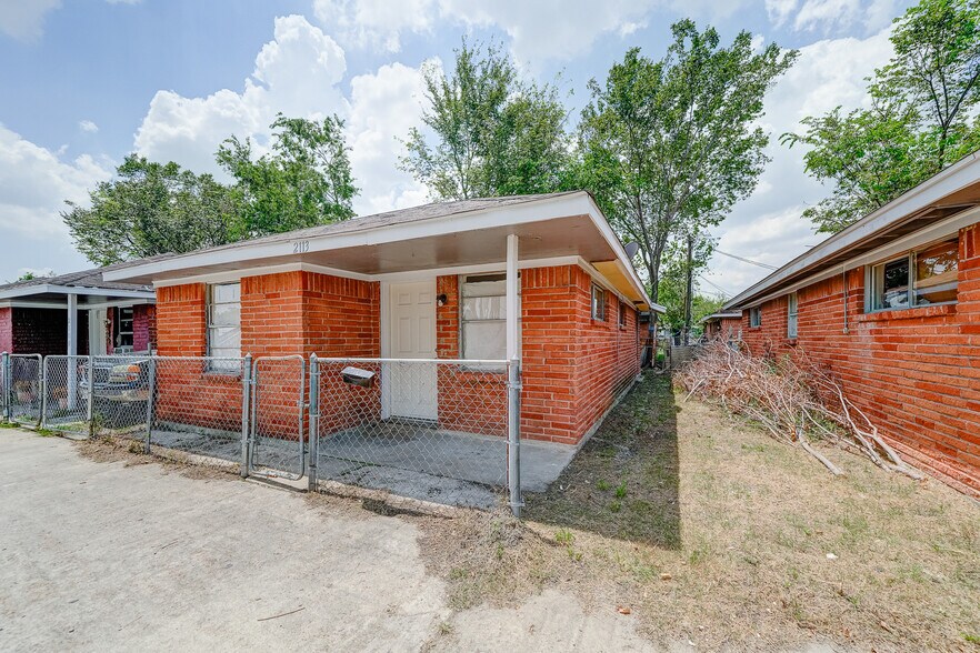 2101 Hutton St, Houston, TX à vendre - Photo du bâtiment - Image 3 de 70