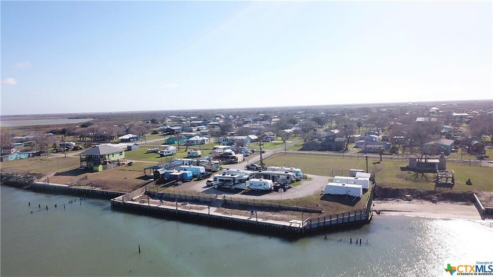 94 Bay Front Ln, Port Lavaca, TX à vendre - Photo principale - Image 1 de 1