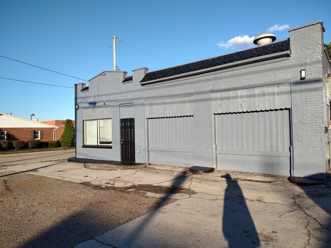 Plus de détails pour 2106 S Union Ave, Alliance, OH - Commerce de détail à vendre