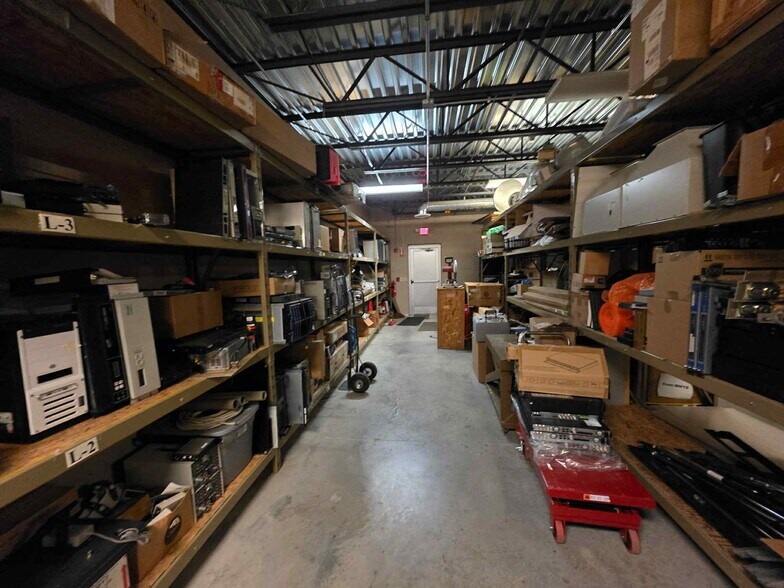 11717 IL-37, Marion, IL à vendre - Photo du bâtiment - Image 3 de 19