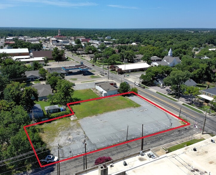 920 N Center St, Bonham, TX for sale - Aerial - Image 1 of 8