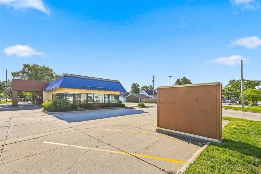 1410 N Broadway St, Red Oak, IA for sale - Building Photo - Image 2 of 49