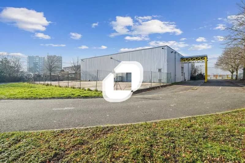 Office in Villepinte for lease Building Photo- Image 1 of 9