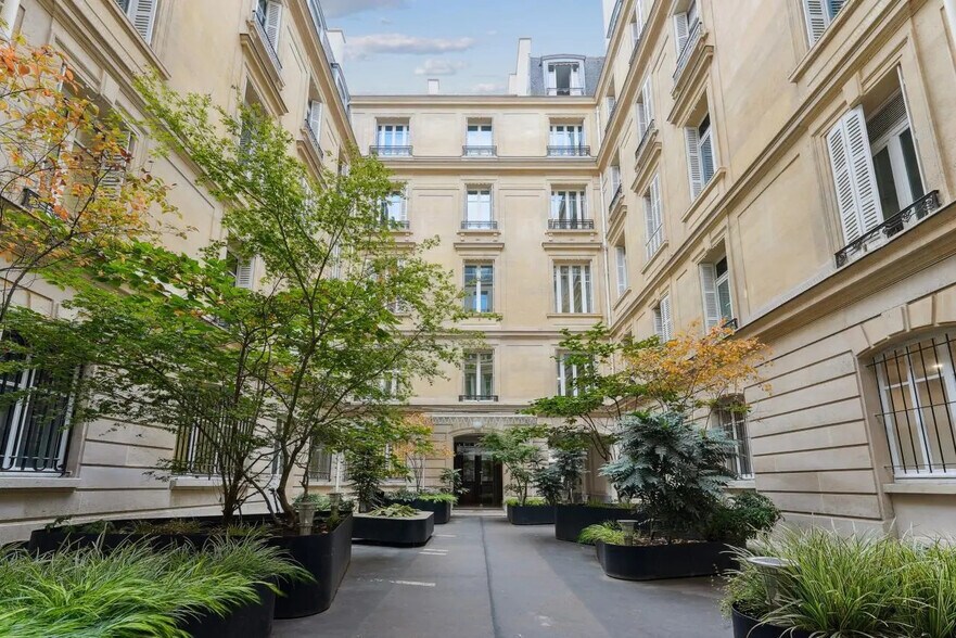 73 Boulevard Haussmann, Paris à louer - Photo du bâtiment - Image 2 de 26