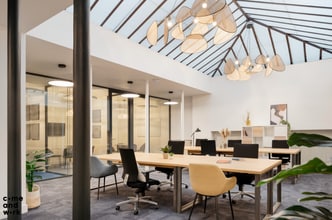 45 Rue Des Petites Ecuries, Paris for lease Interior Photo- Image 2 of 9