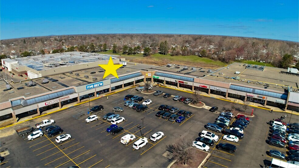 26300-26650 Ford Rd, Dearborn Heights, MI à louer - Photo du bâtiment - Image 2 de 8