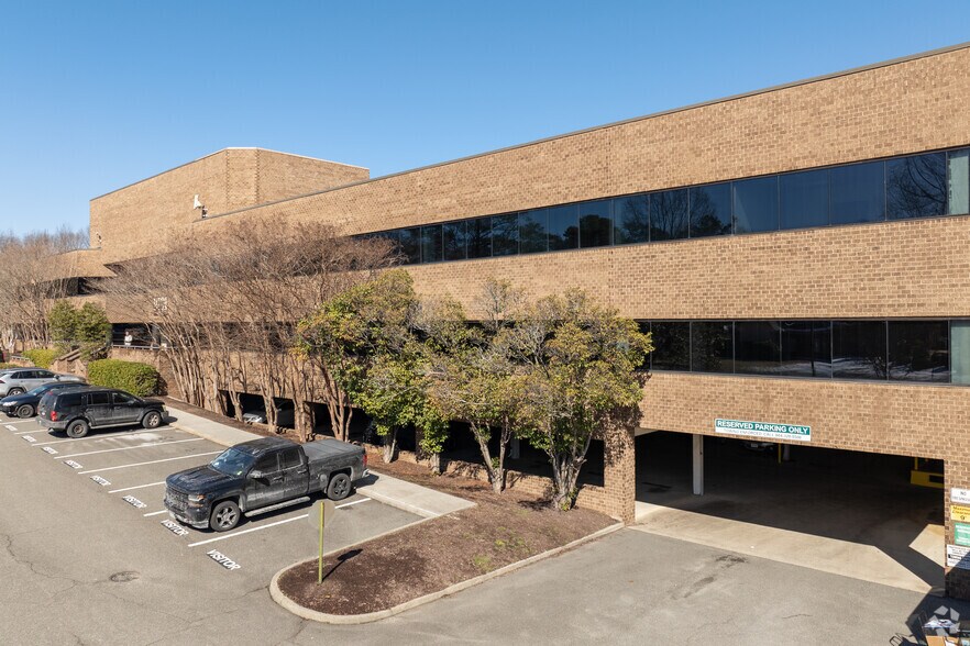 2810 N Parham Rd, Richmond, VA à louer - Photo du bâtiment - Image 2 de 15