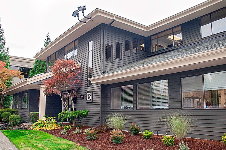 10829 NE 68th St, Kirkland, WA à louer - Photo principale - Image 1 de 4