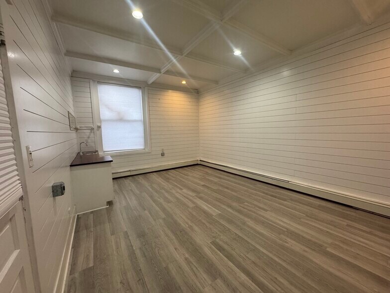 2 Central St, Ipswich, MA à vendre - Photo du bâtiment - Image 2 de 14