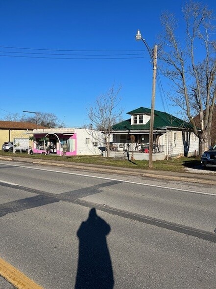 2209 Camden Ave, Parkersburg, WV à vendre - Photo du b timent - Image 1 de 8