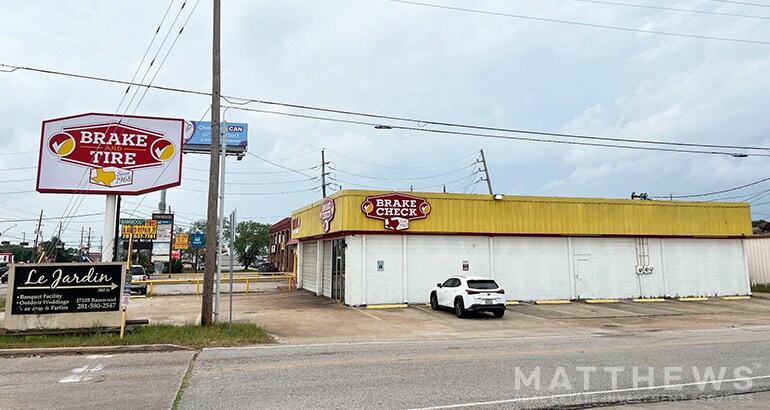1300 FM 1960, Houston, TX à vendre - Photo du bâtiment - Image 2 de 10