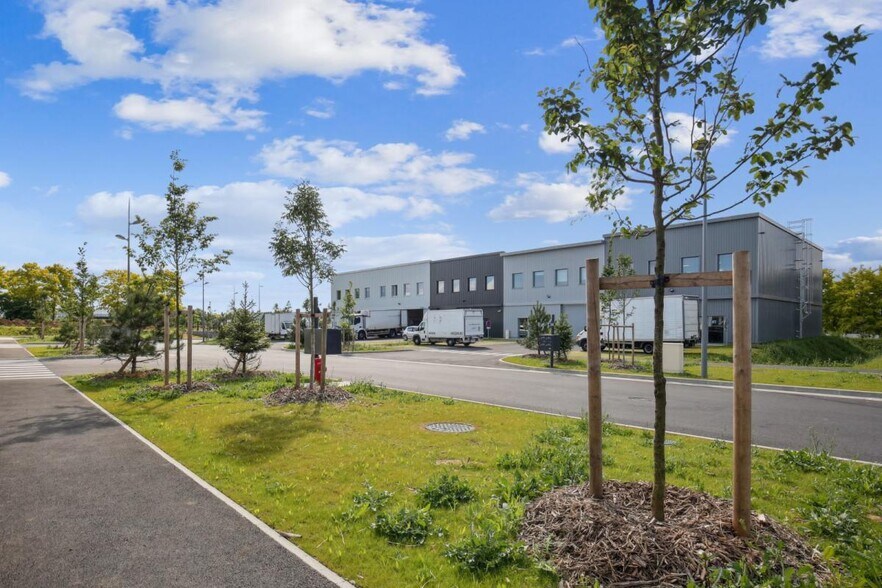 Avenue De La Demi-Lune, Roissy-en-France for lease - Building Photo - Image 3 of 13