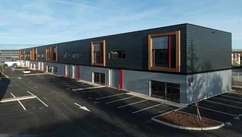 Flex in Saint-Quentin-Fallavier for lease - Building Photo - Image 1 of 4