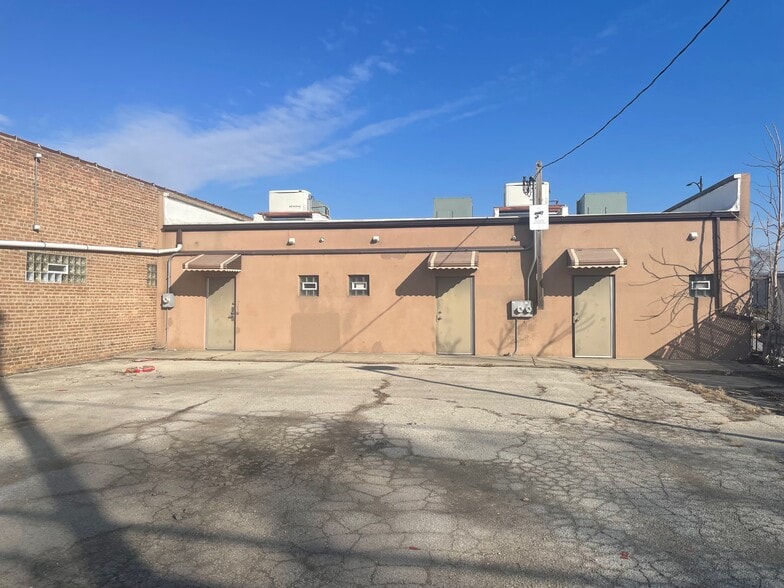 7625-7629 W 63rd St, Summit, IL for sale - Building Photo - Image 3 of 4