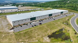 Plus de détails pour 438-442 Research Dr, Pittston, PA - Industriel à louer