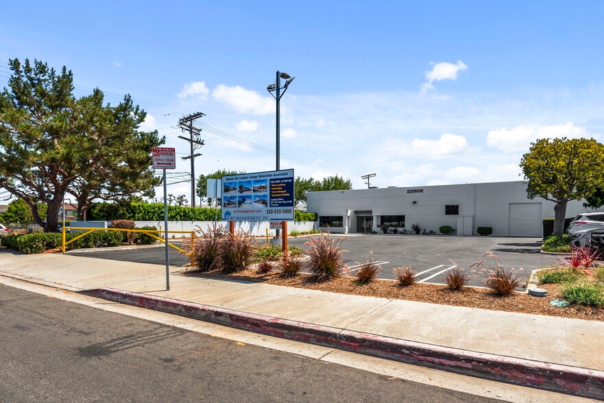 22808 Lockness Ave, Torrance, CA for lease - Building Photo - Image 2 of 17