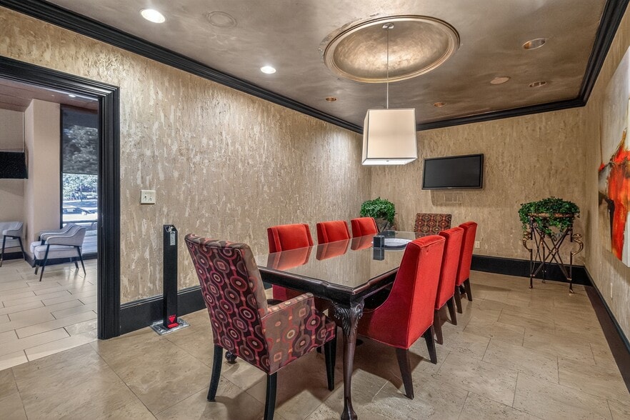 715-717 East Blvd, Charlotte, NC for sale - Interior Photo - Image 3 of 16